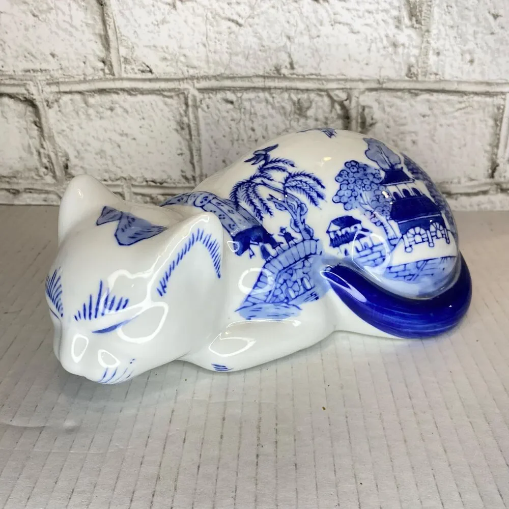 Vintage Blue Willow Chinoiserie Sleeping Cat